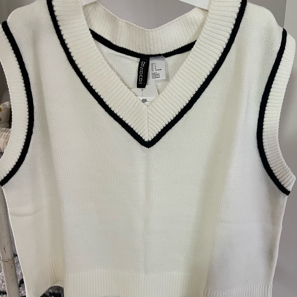 Chicwish White and Black Knit Vest